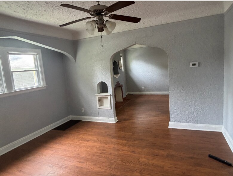Dining Room - 209 W Dudley St