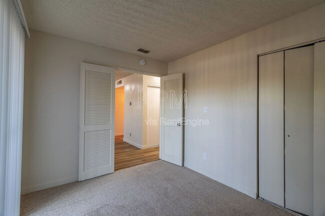 Building Photo - 4332 Pacific Ave