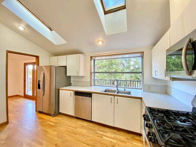 Building Photo - Great Home For Rent