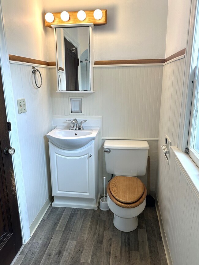 Building Photo - 820 Clay St