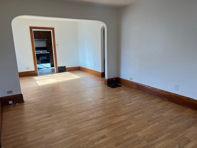 Building Photo - Cozy 2-Bedroom Bungalow on East Ave – Garage & Enclosed Porch