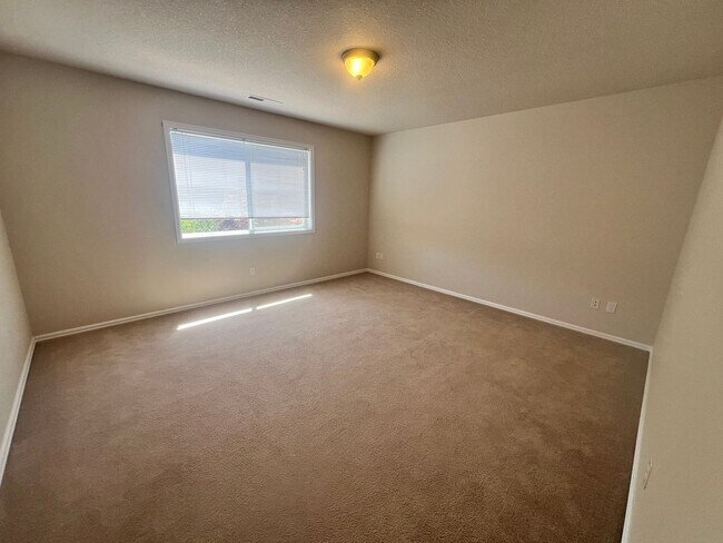 Building Photo - 863 SE Bayshore Cir