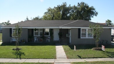 Building Photo - 2310 Rose Dr