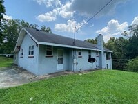 Building Photo - 731 W 44th St