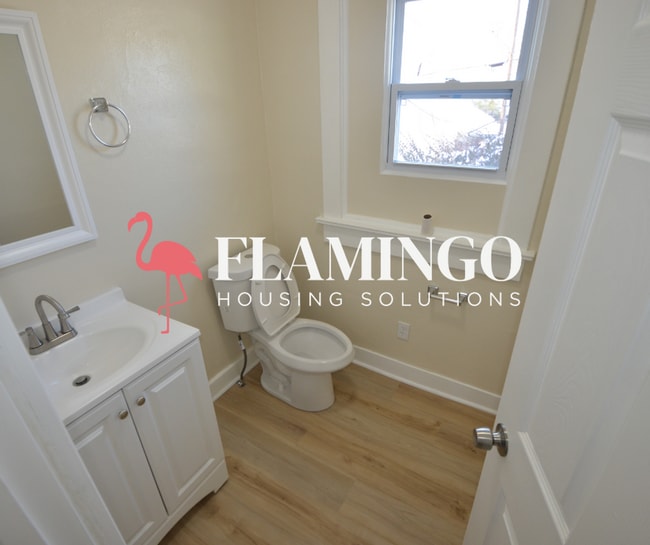 Building Photo - 1143 Vernon Dr