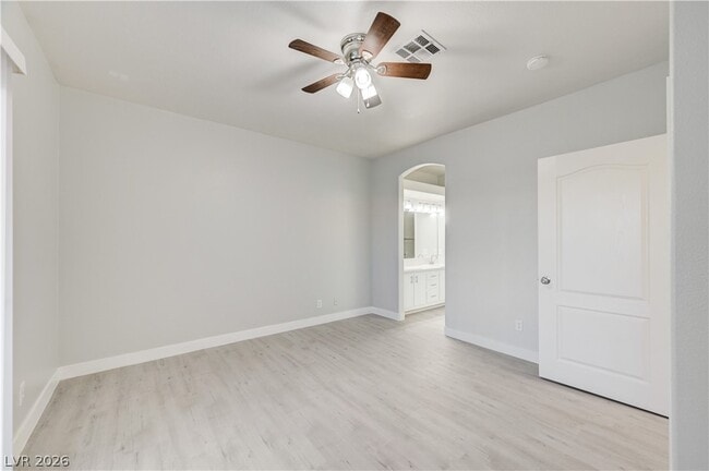 Building Photo - 1900 N Torrey Pines Dr