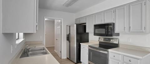 Building Photo - 10601 Silver Creek Dr