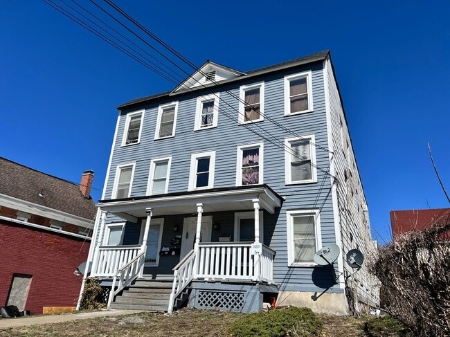 Building Photo - 761 Main St