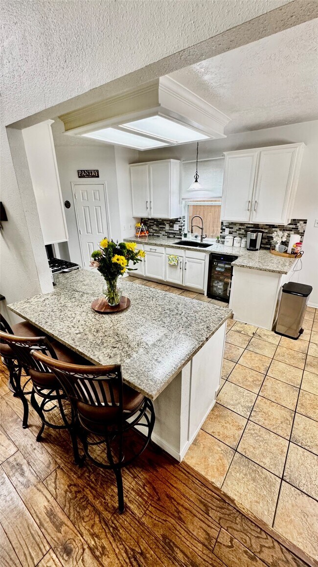Building Photo - 14506 Wadlington Dr