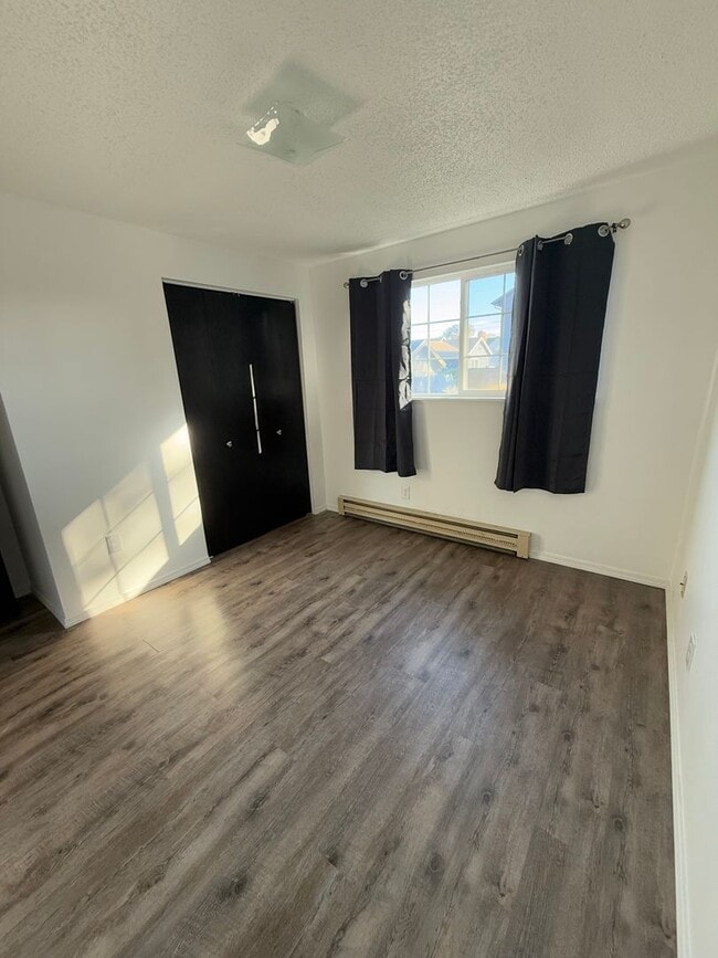 Building Photo - 1011 SE Locust St