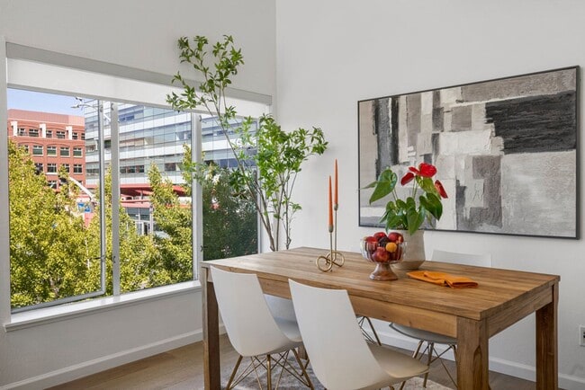 Building Photo - 1364 Powell St