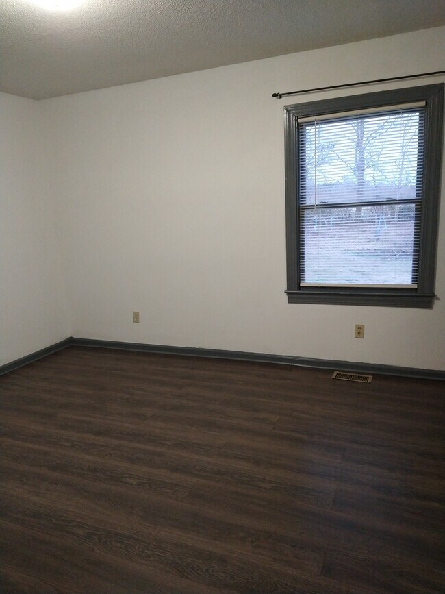 Bedroom - 8813 US-64