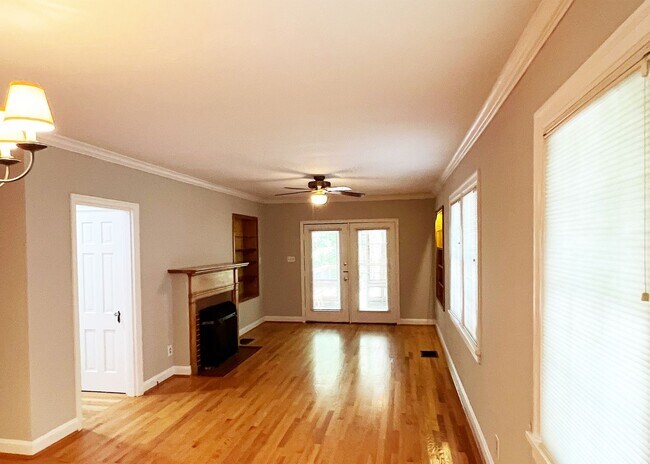 Building Photo - 3263 Bishop St