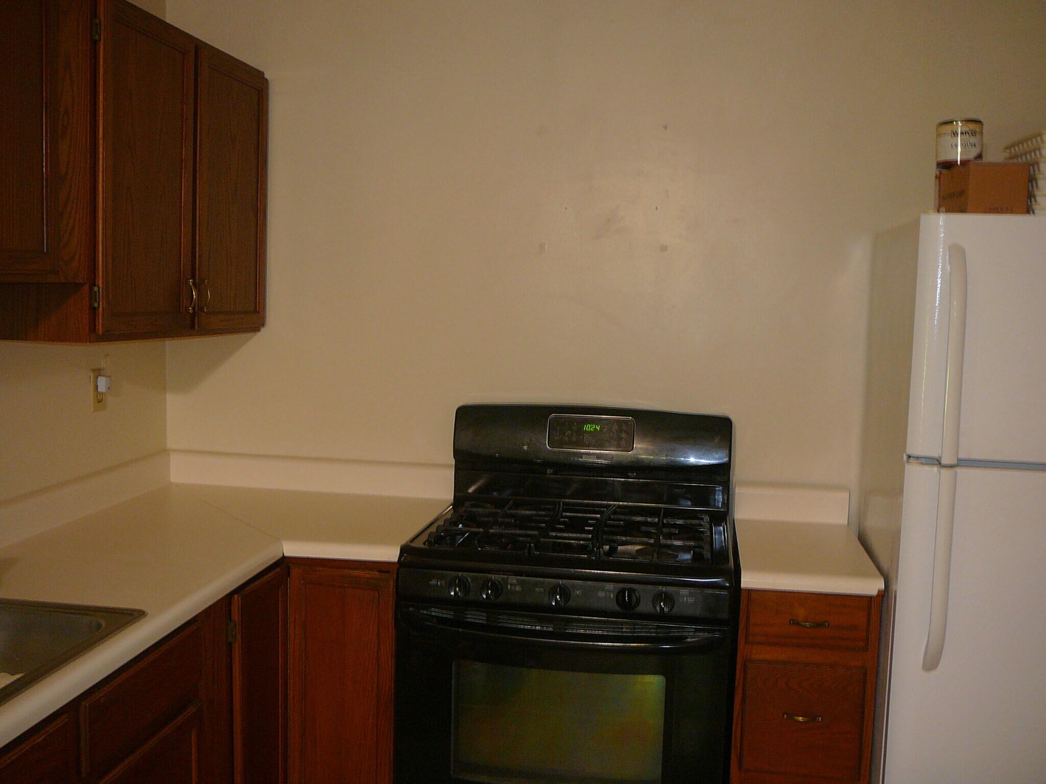 Building Photo - 1138 W 8th St