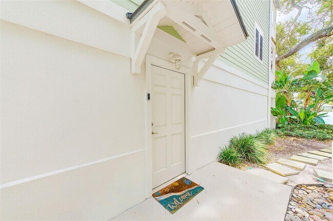 Building Photo - 217 18th Ave