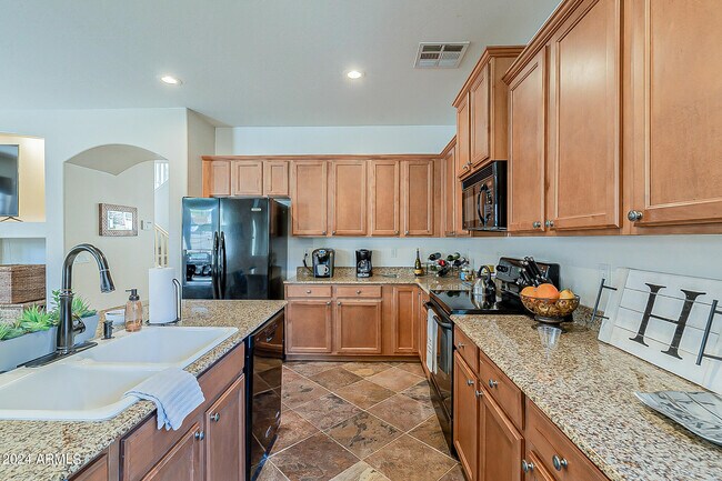 Building Photo - 21124 W Prospector Way