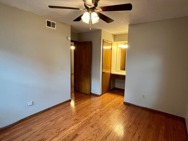 Building Photo - Cute 3 bed 1.5 Bath in Midwest City