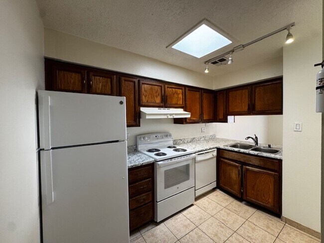 Building Photo - 12244 Menaul Blvd NE