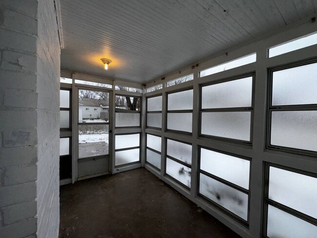 Building Photo - 3401 S Arlington Ave