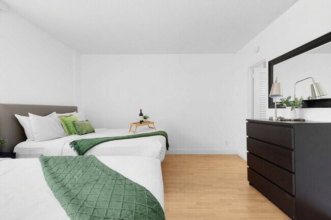 Building Photo - 3801 S Ocean Dr