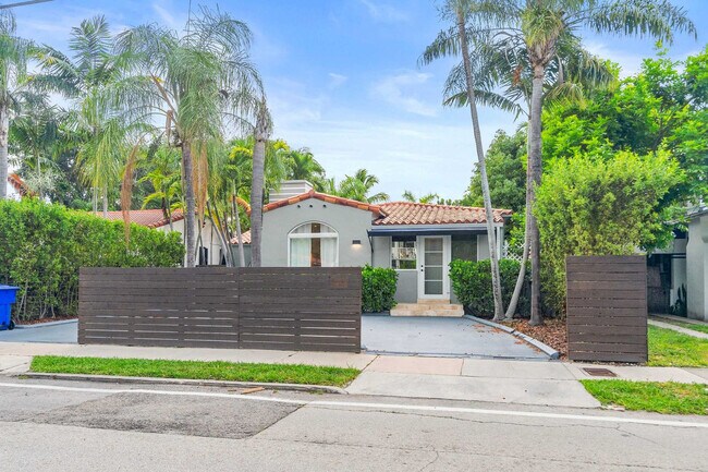 Building Photo - 443 NE 71st St