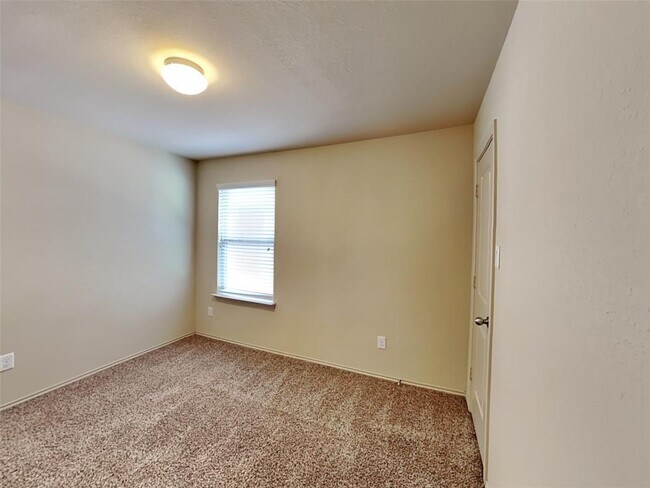 Building Photo - 33217 Wedgewood Dr