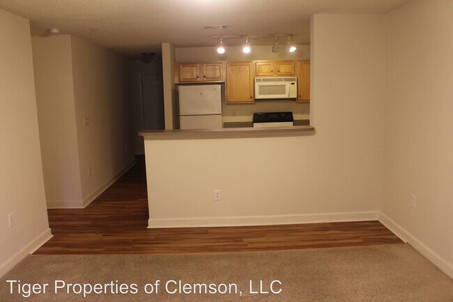 Building Photo - 211 Harts Cove Way