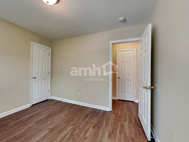 Building Photo - 17 Oleander Point