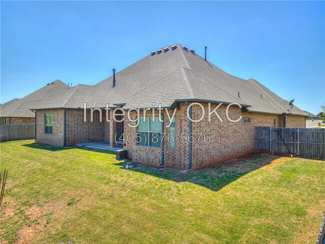 Building Photo - 16012 Redstem Wy