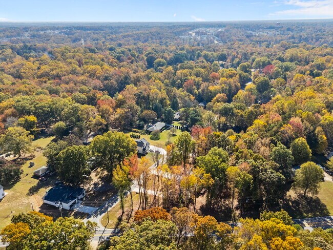 Building Photo - 8625 Cedarbrook Dr