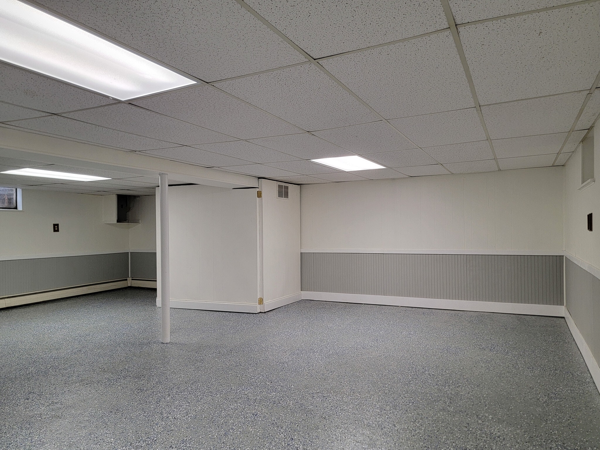 Building Photo - 110 S Ridge Rd