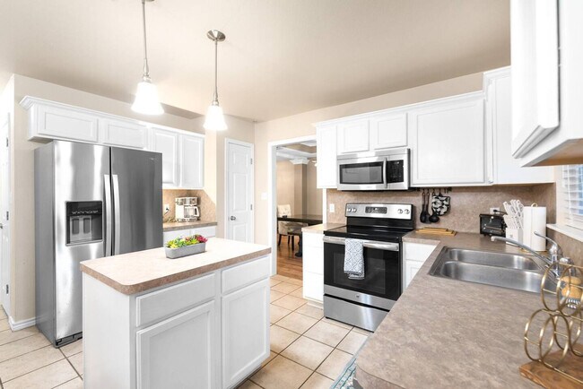 Building Photo - 7418 Lake Livingston Dr