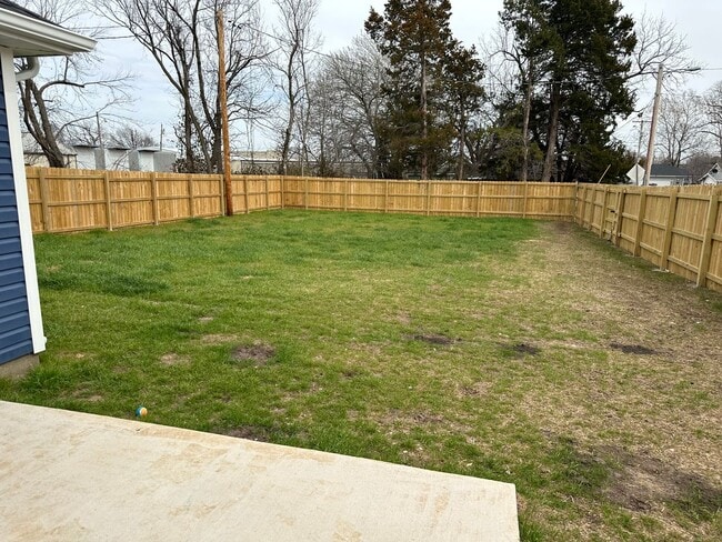 Building Photo - New build, 3 bed/2 bath, stainless steel appliances, two car garage, fenced in back yard!!!!