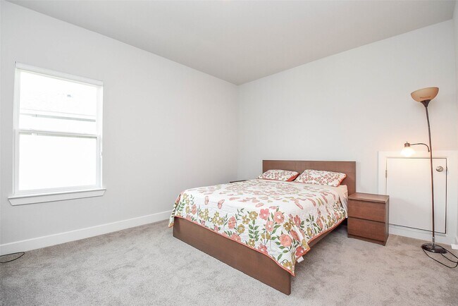 Building Photo - 8906 Luddenham Lilac Ln