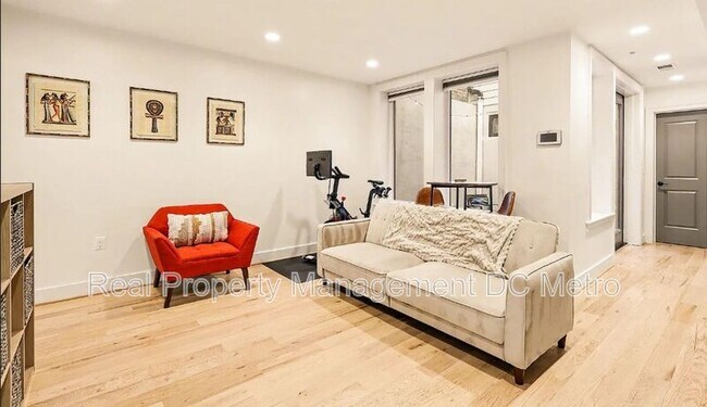 Building Photo - 811 Upshur St NW