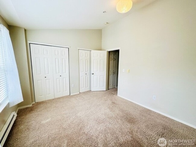 Building Photo - 2bd/2ba Lynnwood Townhome