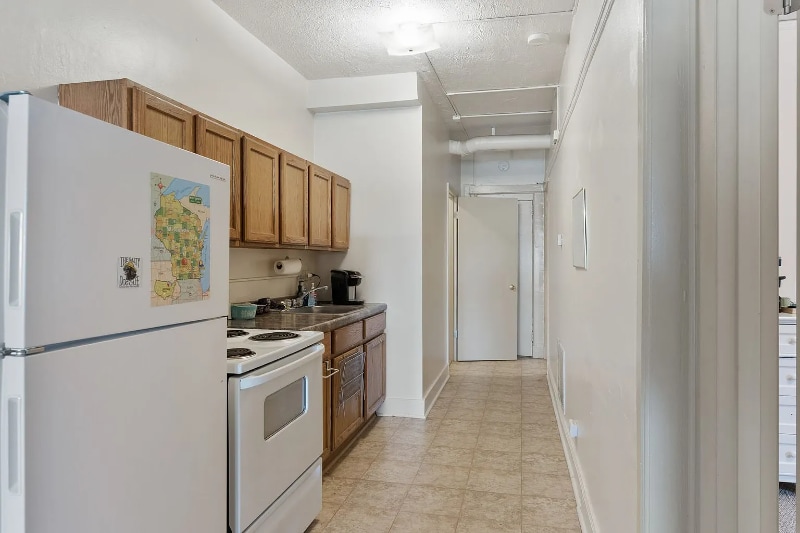 Building Photo - 2311 W Wisconsin Ave