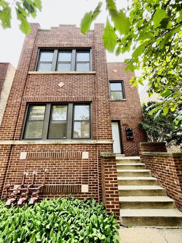 Building Photo - 3053 N Haussen Ct