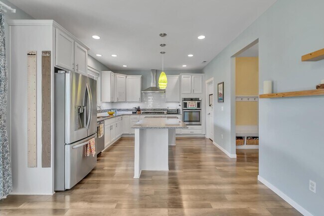 Building Photo - 4370 Novak Dr SW