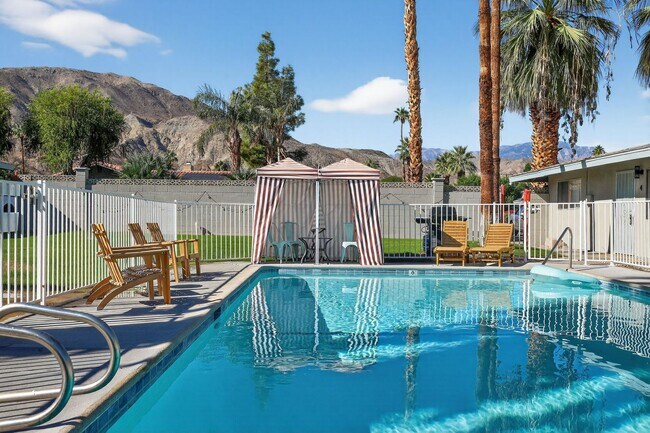 Building Photo - 44440 Acacia Dr