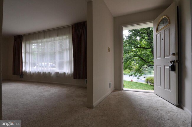 Building Photo - 4629 Hillbrook Dr