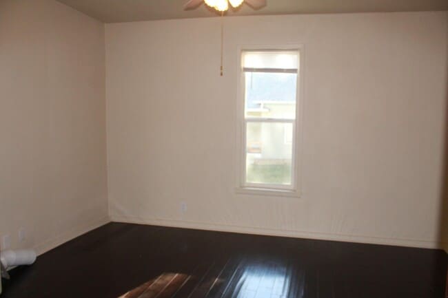 Building Photo - 529 W Topeka Ave