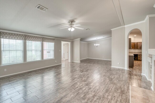 Building Photo - 826 Sandy Mountain Dr