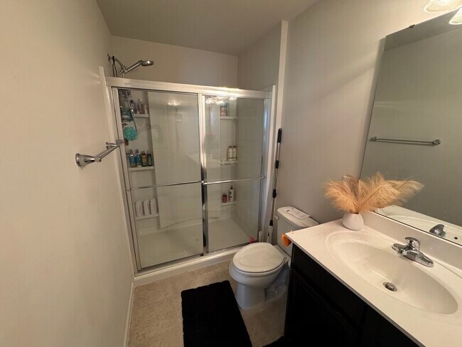 Building Photo - 102 Castlebrook Dr