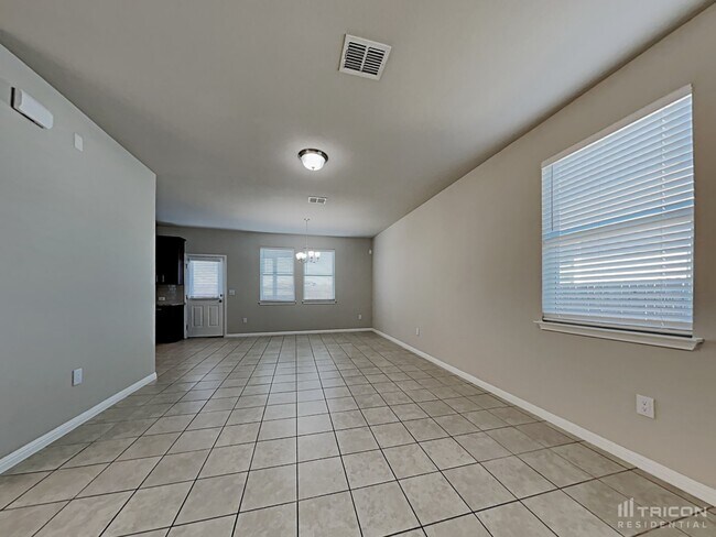 Building Photo - 5343 Marsh Ln