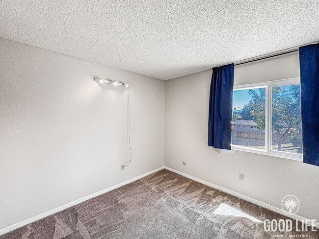 Building Photo - Stunning 3BD/2.5BA Townhouse in El Cajon W/ Central A/C, W/D, 2 Balconies, & Community Pool/Spa!