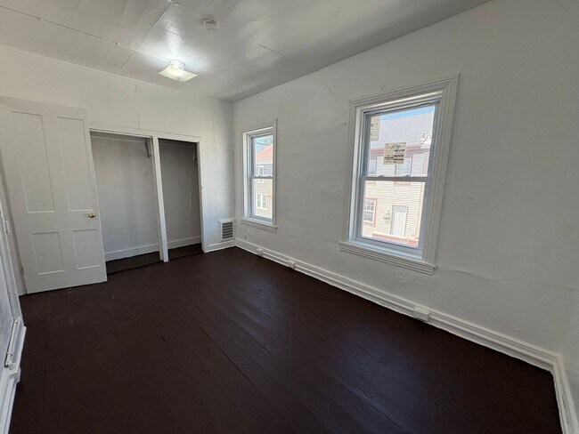 Building Photo - Newly Renovated Three-Bedroom, One Bathroom Row Home - Special Available – Contact Our Office for...