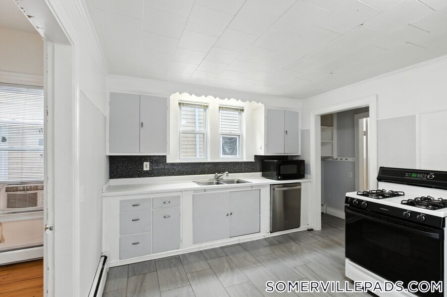 Building Photo - 547 Broadway
