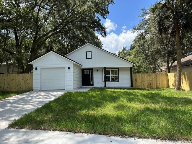 Building Photo - 231 Monterey Ave