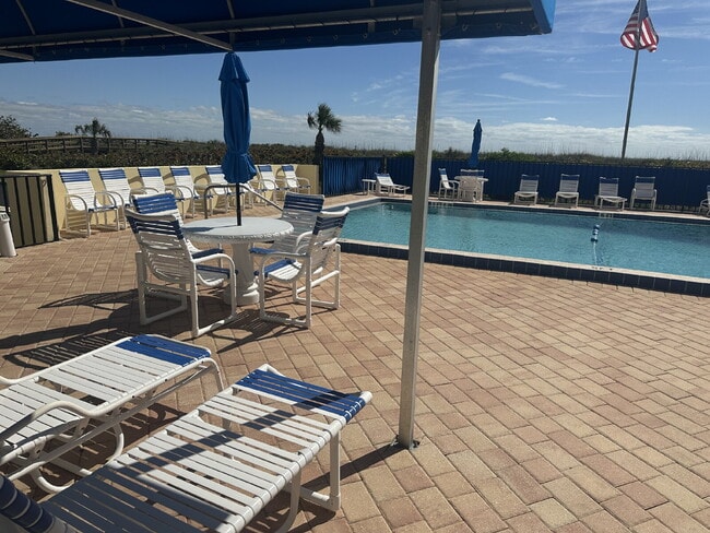 Building Photo - Villa Vista Condo  Available June 1st - December 31st 2026